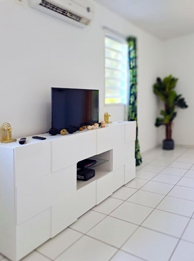 Grand Studio Meuble De 35M² Apartment ฟอร์-เดอ-ฟร็องส์ ภายนอก รูปภาพ
